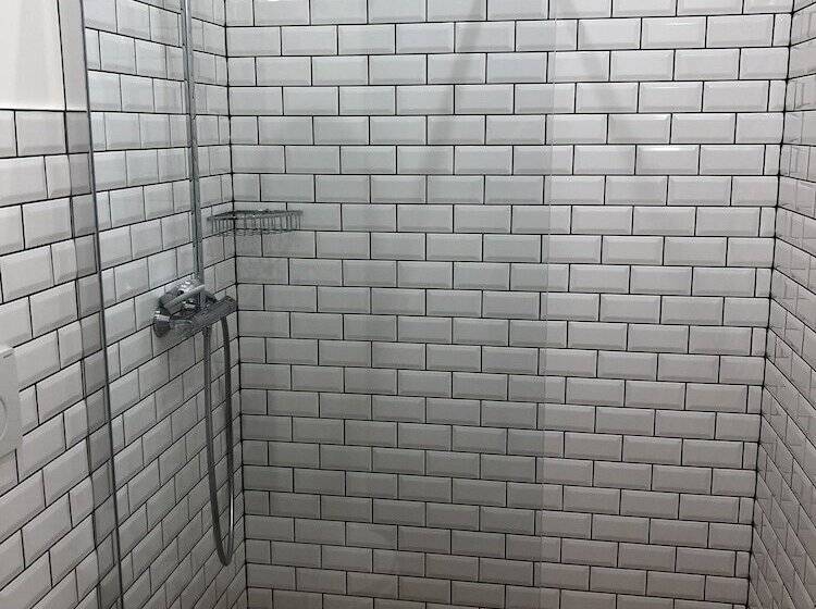 בית מלון כפרי Hôtel Le Provençal