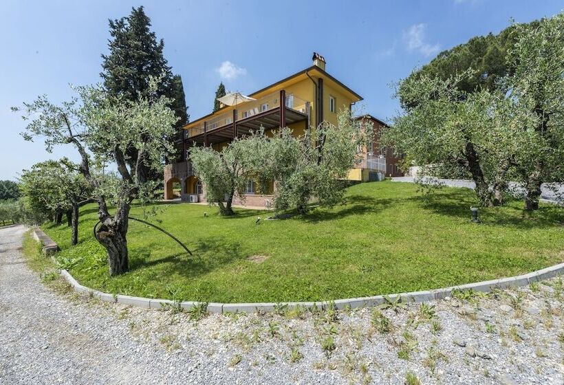 هتل Agriturismo Corte Benedetto