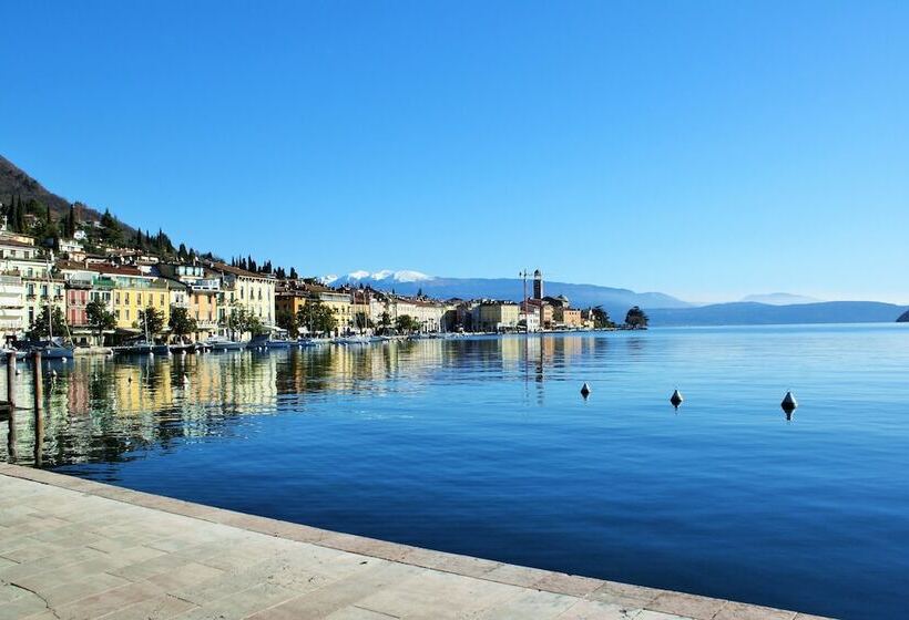 호텔 Ristorante Commercio