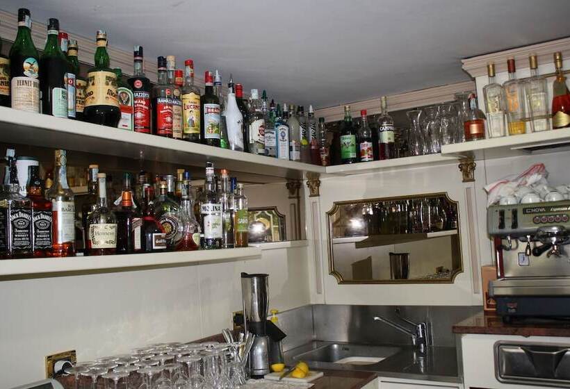 호텔 Ristorante Commercio