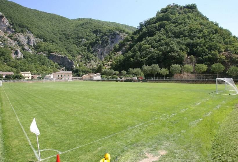 בית מלון כפרי Roccaporena