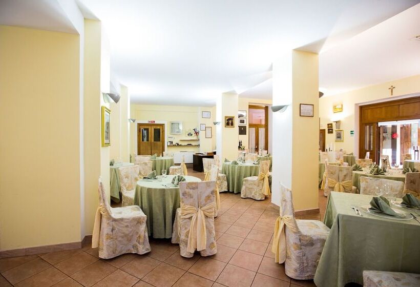 בית מלון כפרי Roccaporena