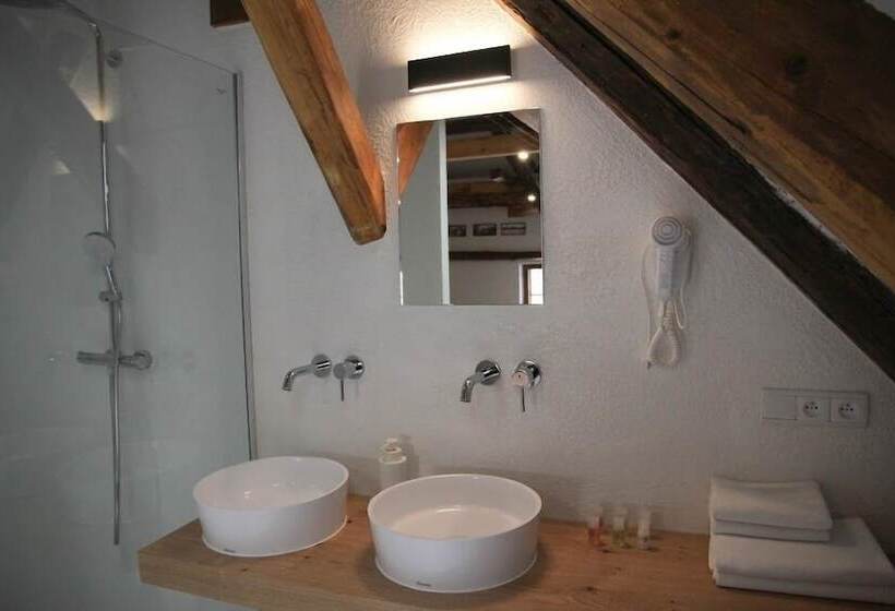 هتل Svambersky Dum