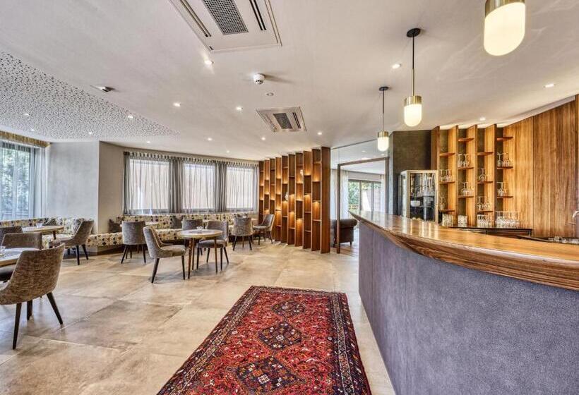 Отель Traubenheim