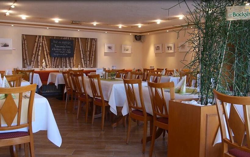 בית מלון כפרי Und Landgasthof Zum Bockshahn