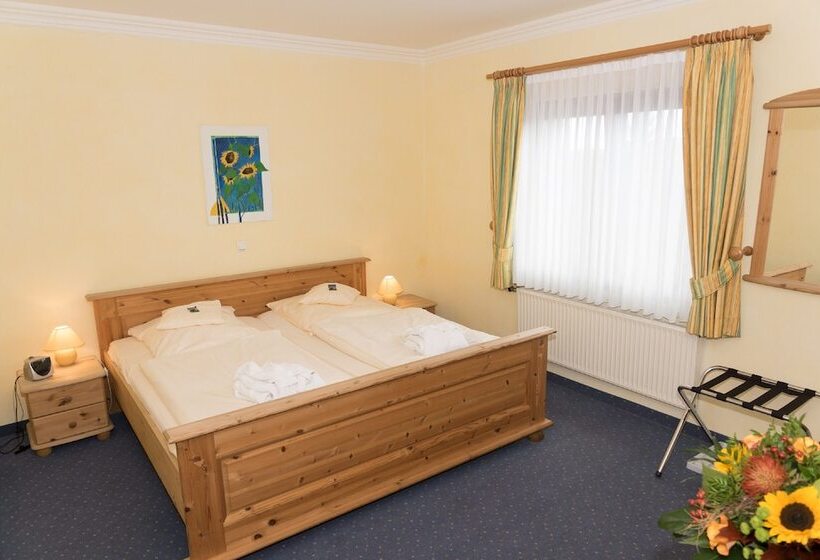 בית מלון כפרי Und Landgasthof Zum Bockshahn