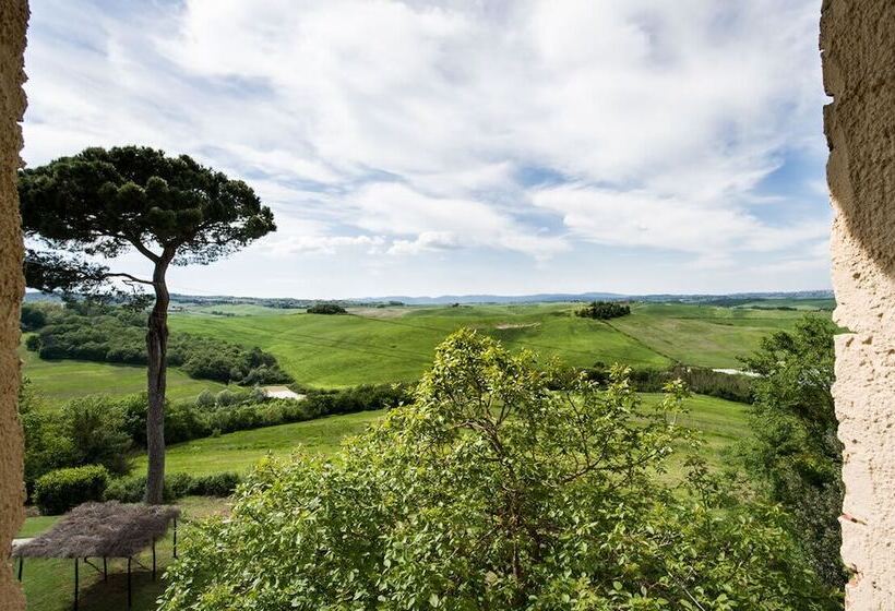 فندق Villa E Fattoria Di Radi