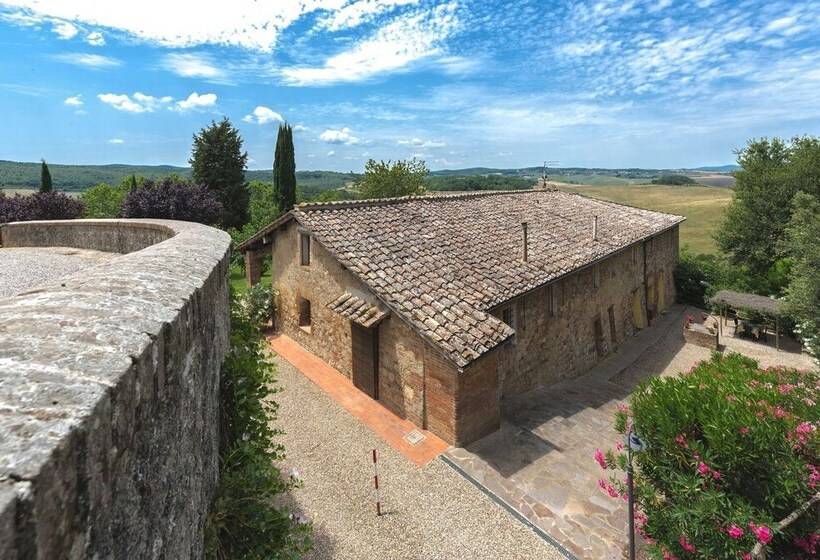 فندق Villa E Fattoria Di Radi