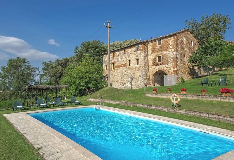فندق Villa E Fattoria Di Radi