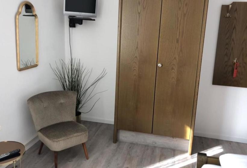 فندق Zum Goldenen Fässchen