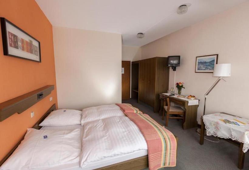 فندق Zum Goldenen Fässchen