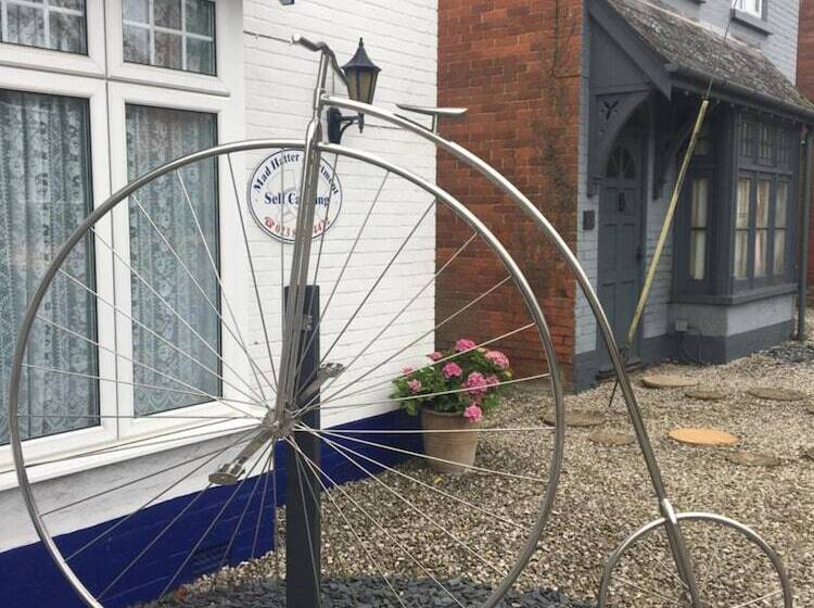 Penny Farthing Hotel & Cottages