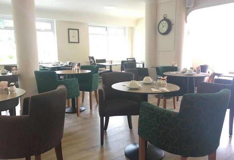 Penny Farthing Hotel & Cottages