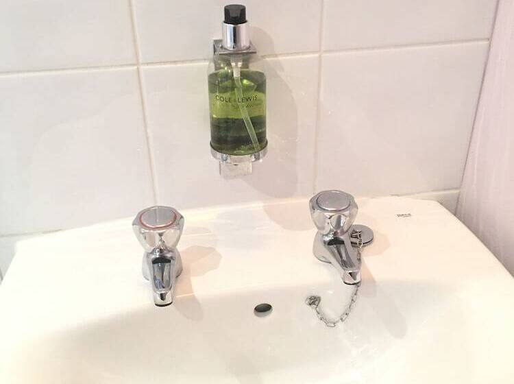 Penny Farthing Hotel & Cottages