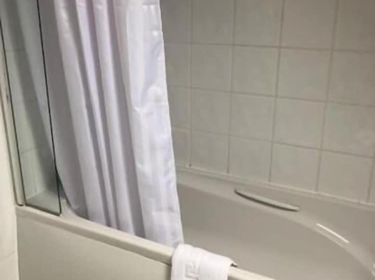 Penny Farthing Hotel & Cottages