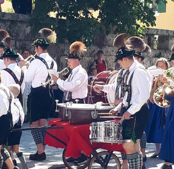 پانسیون Gasthof Zum Rassen