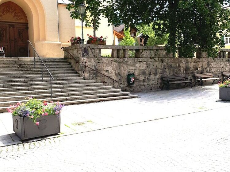 پانسیون Gasthof Zum Rassen