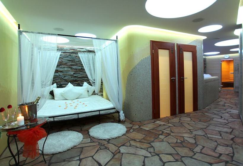 펜션 Mahleruv Penzion Na Hradbach