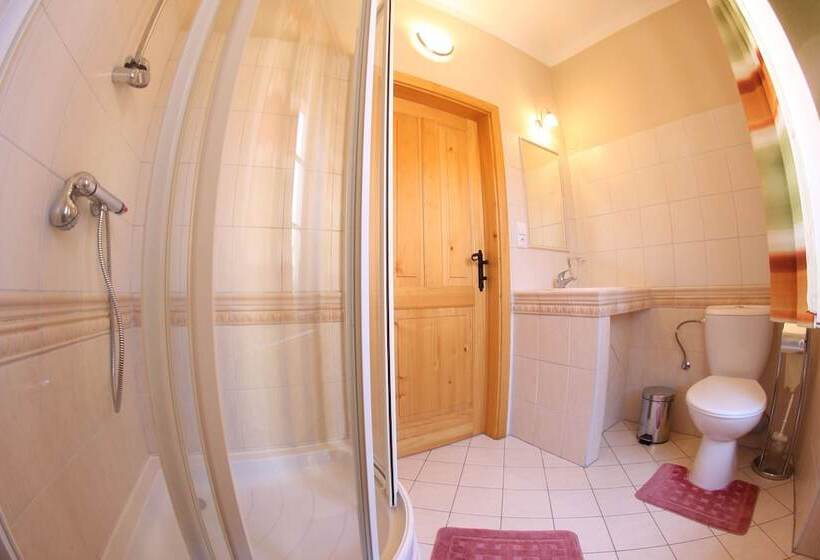 펜션 Mahleruv Penzion Na Hradbach