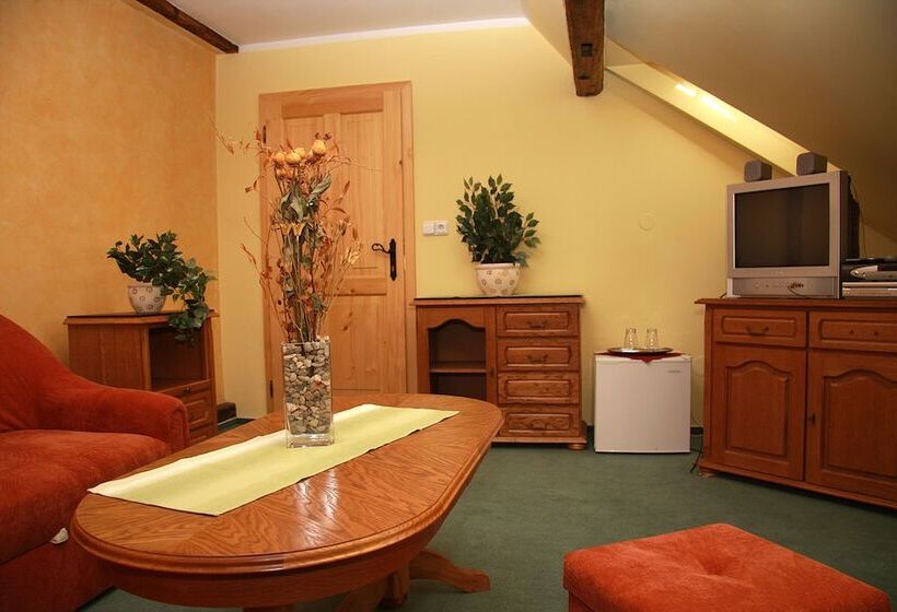 펜션 Mahleruv Penzion Na Hradbach