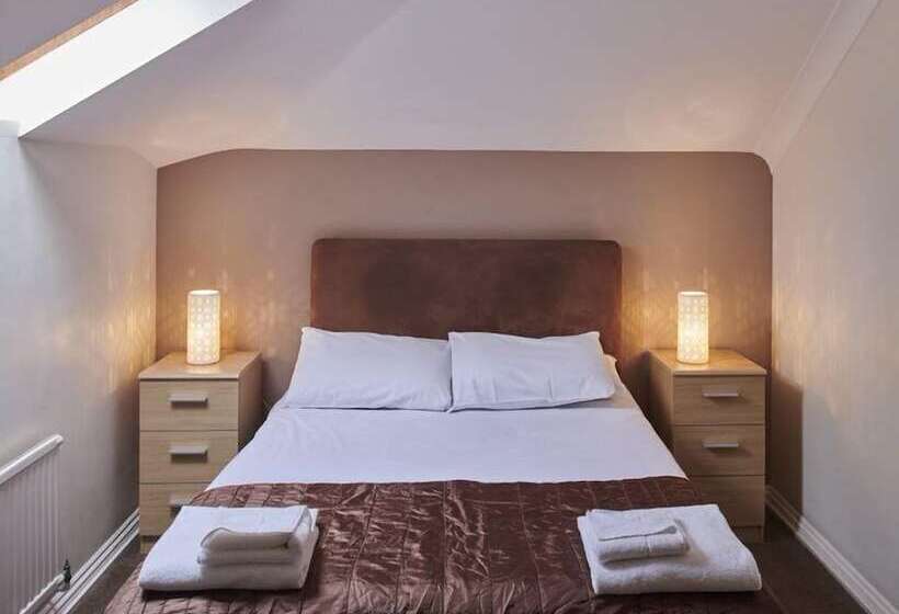 פנסיון Wensum Guest House