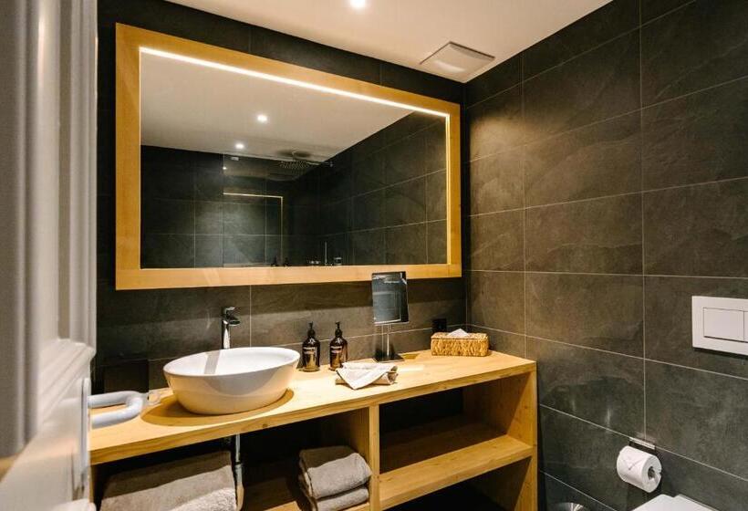 Seven Alpina Boutique