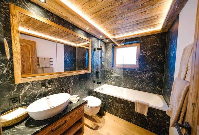 Seven Alpina Boutique