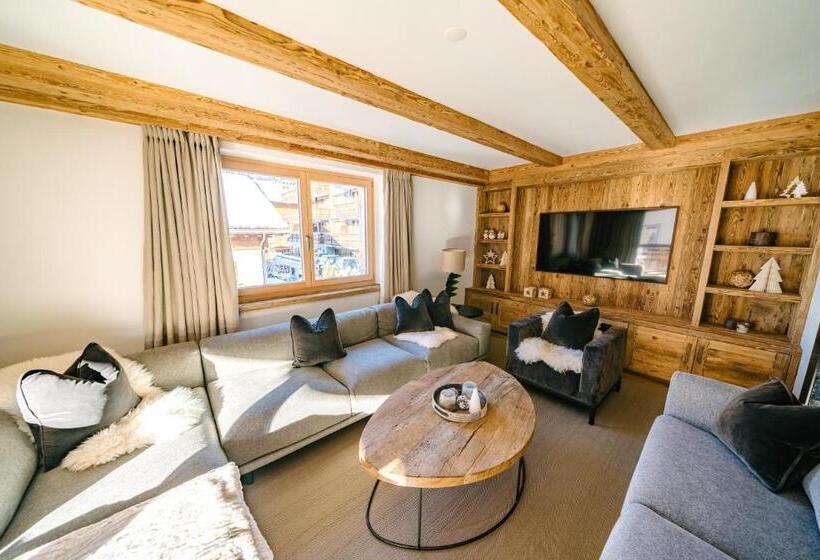 Seven Alpina Boutique