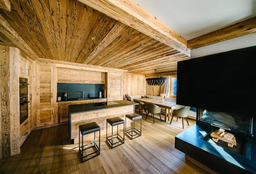 Seven Alpina Boutique