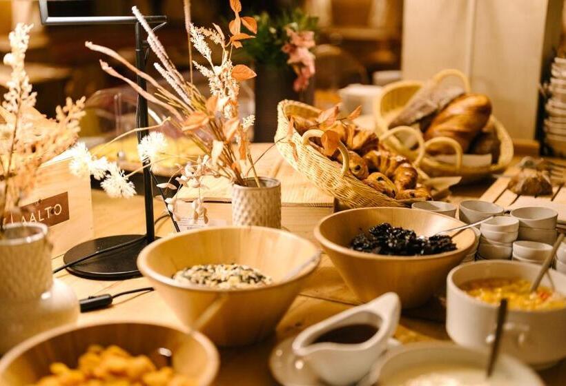 Seven Alpina Boutique