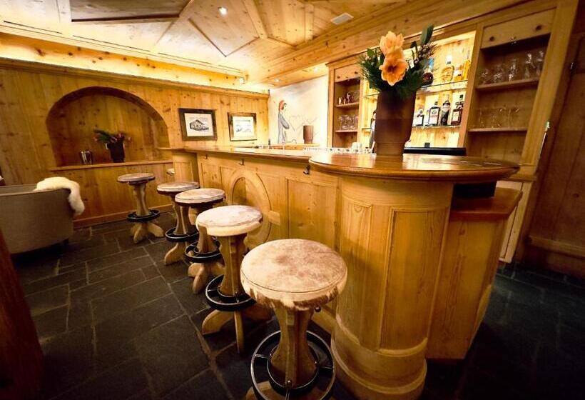 Seven Alpina Boutique