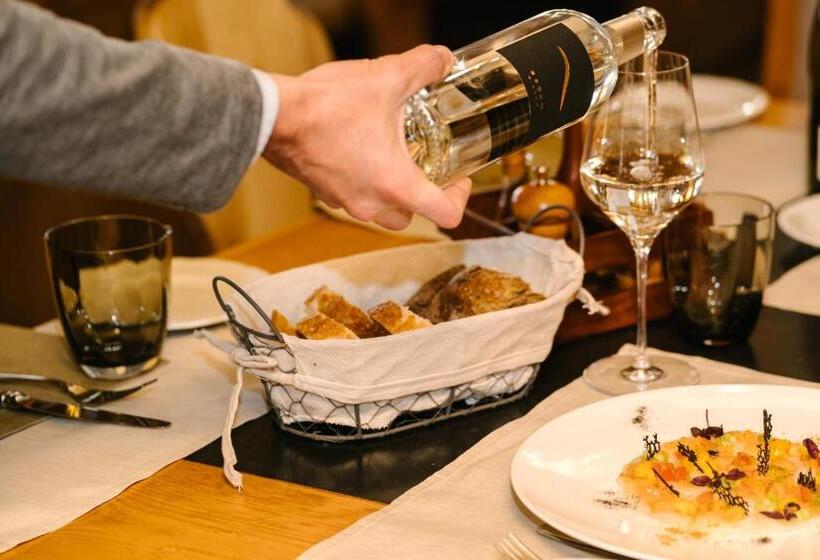 Seven Alpina Boutique