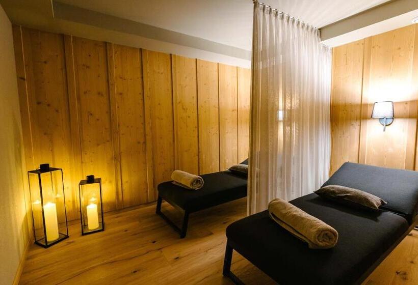 Seven Alpina Boutique