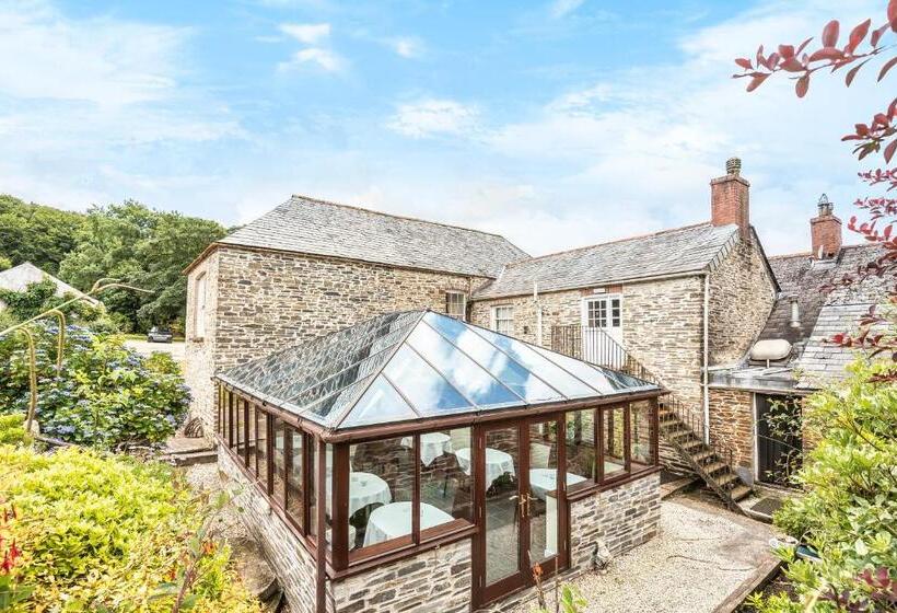 Trehellas House Hotel & Courthouse Restaurant