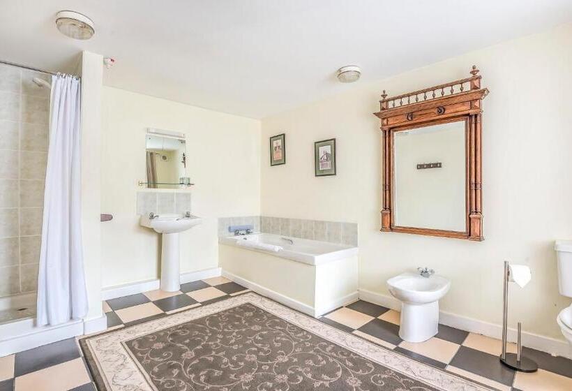 Trehellas House Hotel & Courthouse Restaurant