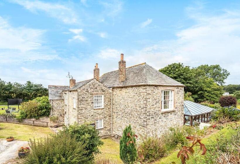 Trehellas House Hotel & Courthouse Restaurant