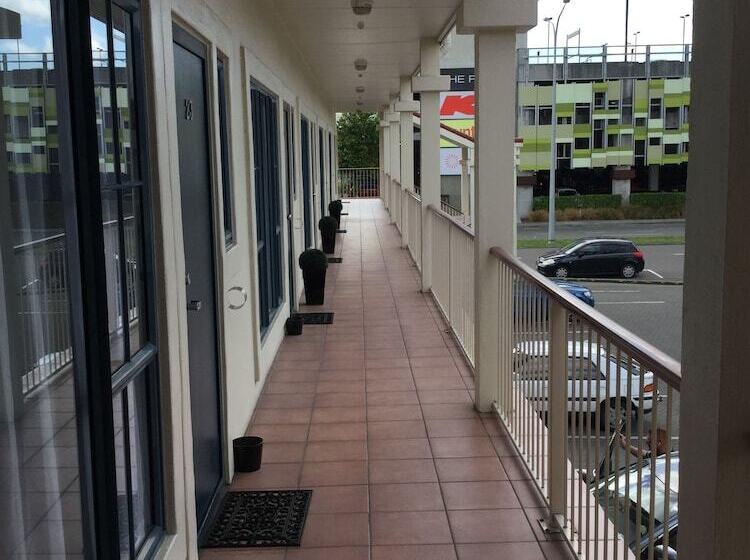 Aubyn Court Spa Motel