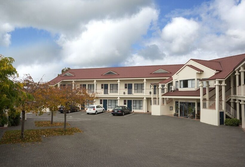 Aubyn Court Spa Motel