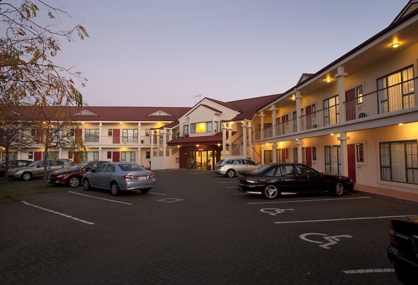 Aubyn Court Spa Motel