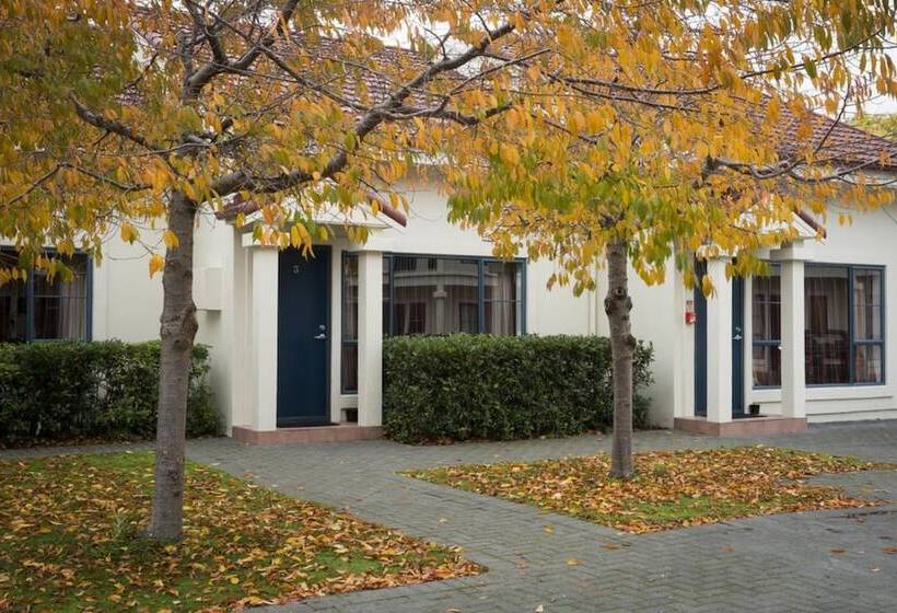 Aubyn Court Spa Motel