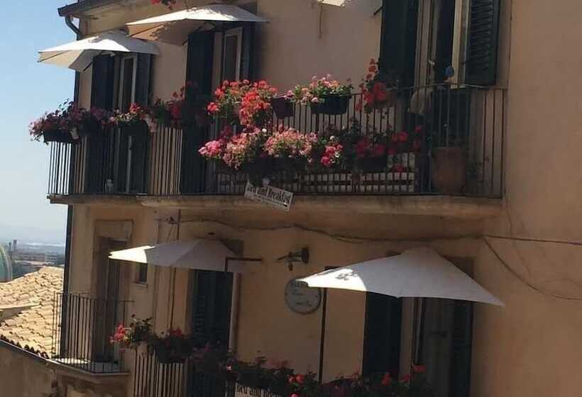 Bed and Breakfast Casa Tipica Siciliana Patronale Home Bedandbreakfast Tremetrisoprailcielo Camere Con Vista, Colazion