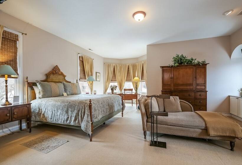 Harvey House Bed & Breakfast