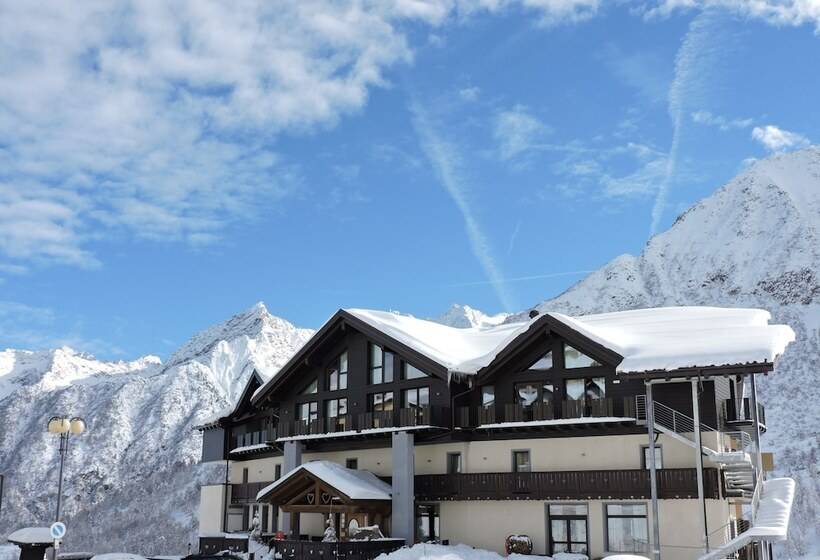 בית מלון כפרי Adamello