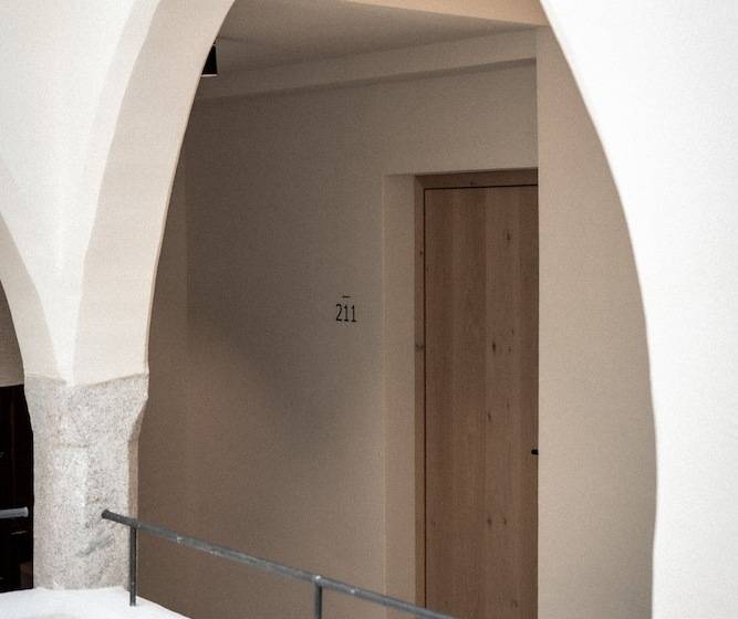 בית מלון כפרי Adler Historic Guesthouse