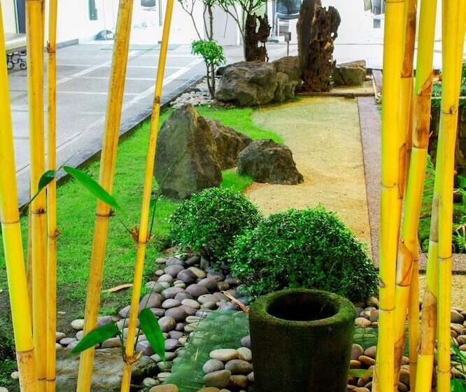 هتل Aim Conference Center