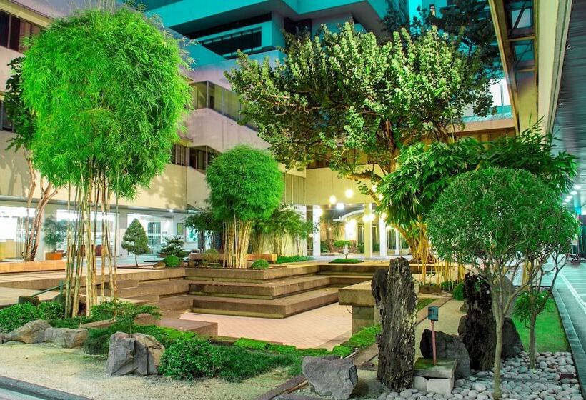 هتل Aim Conference Center