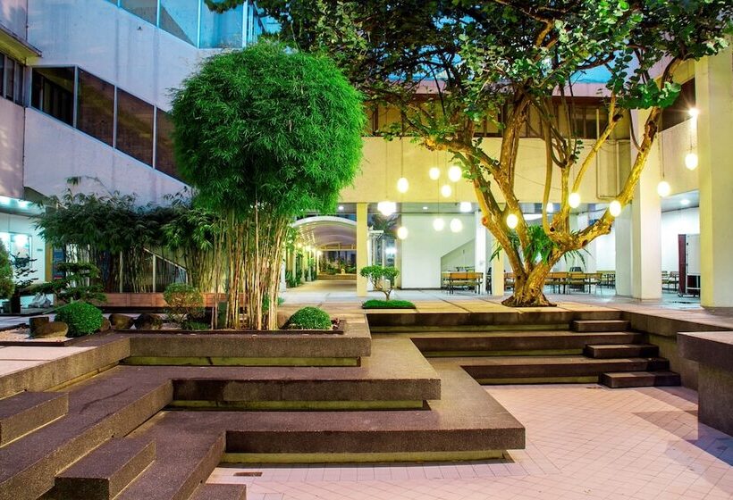 هتل Aim Conference Center