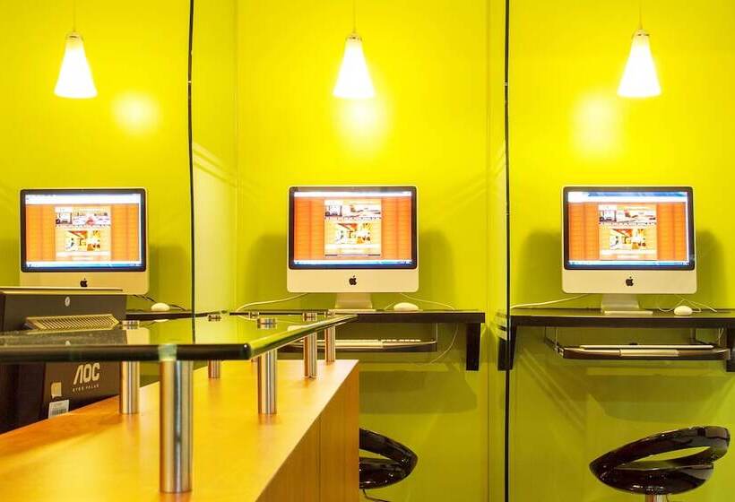 هتل Aim Conference Center