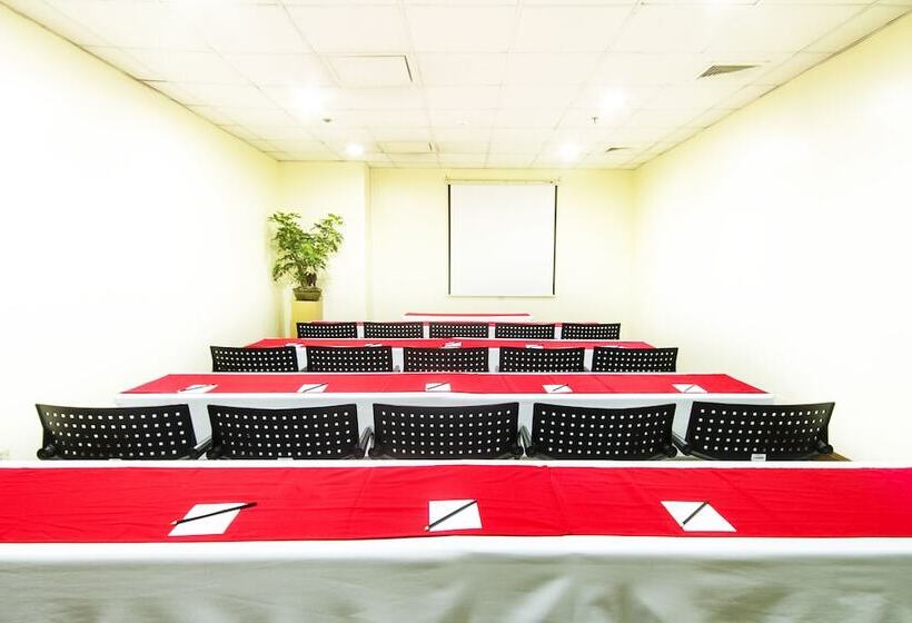 هتل Aim Conference Center