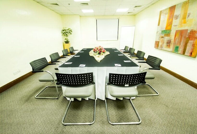 هتل Aim Conference Center